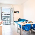 Apartmán Bright Near The In